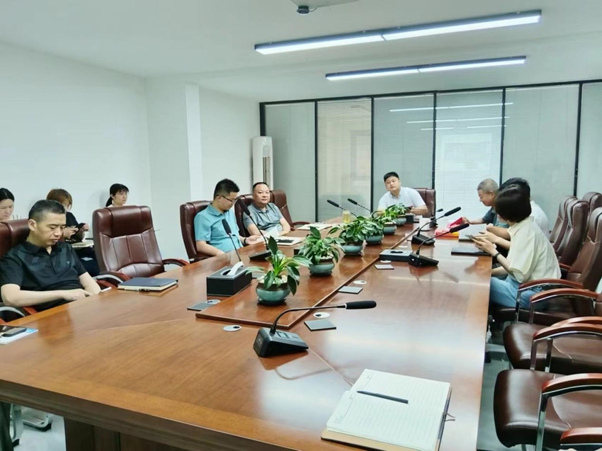 強化黨建引領(lǐng)，提升作風(fēng)能力
